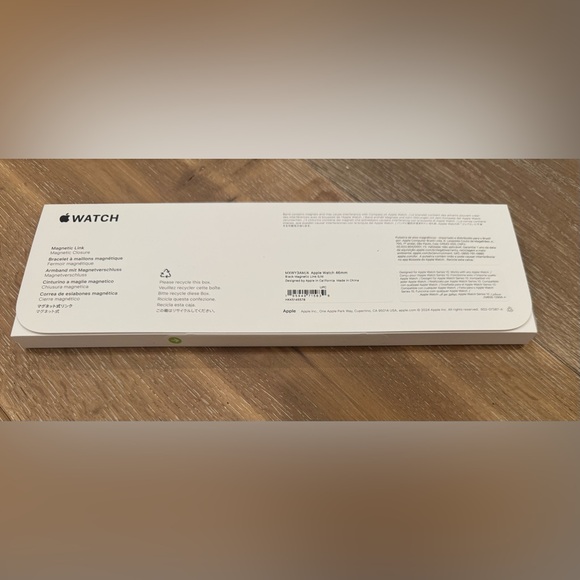 Apple Watch Band New In Unsealed Box - Black Magnetic Link 46mm - Picture 3 of 7